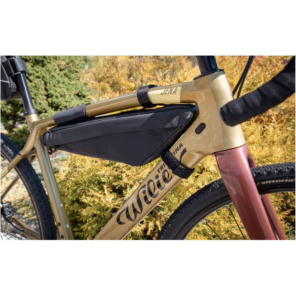 <strong>this bag is not waterproof !<br></strong>fastening with velcro straps<br>easily washable Tarpaulin material<br>bag capacity: approx. 1