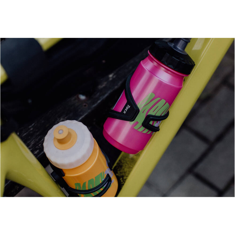 you can easily wash it and keep it perfectly clean. The diamond-shaped cap ensures a comfortable and secure grip