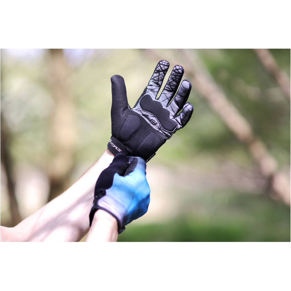 unisex<br>outer thumb side from soft terry for wiping the nose<br>artificial leather on palm with anti-slip design<br>grip area reinforced with artificial leather<br>upper side from breathable mesh<br>material: 40% polyester