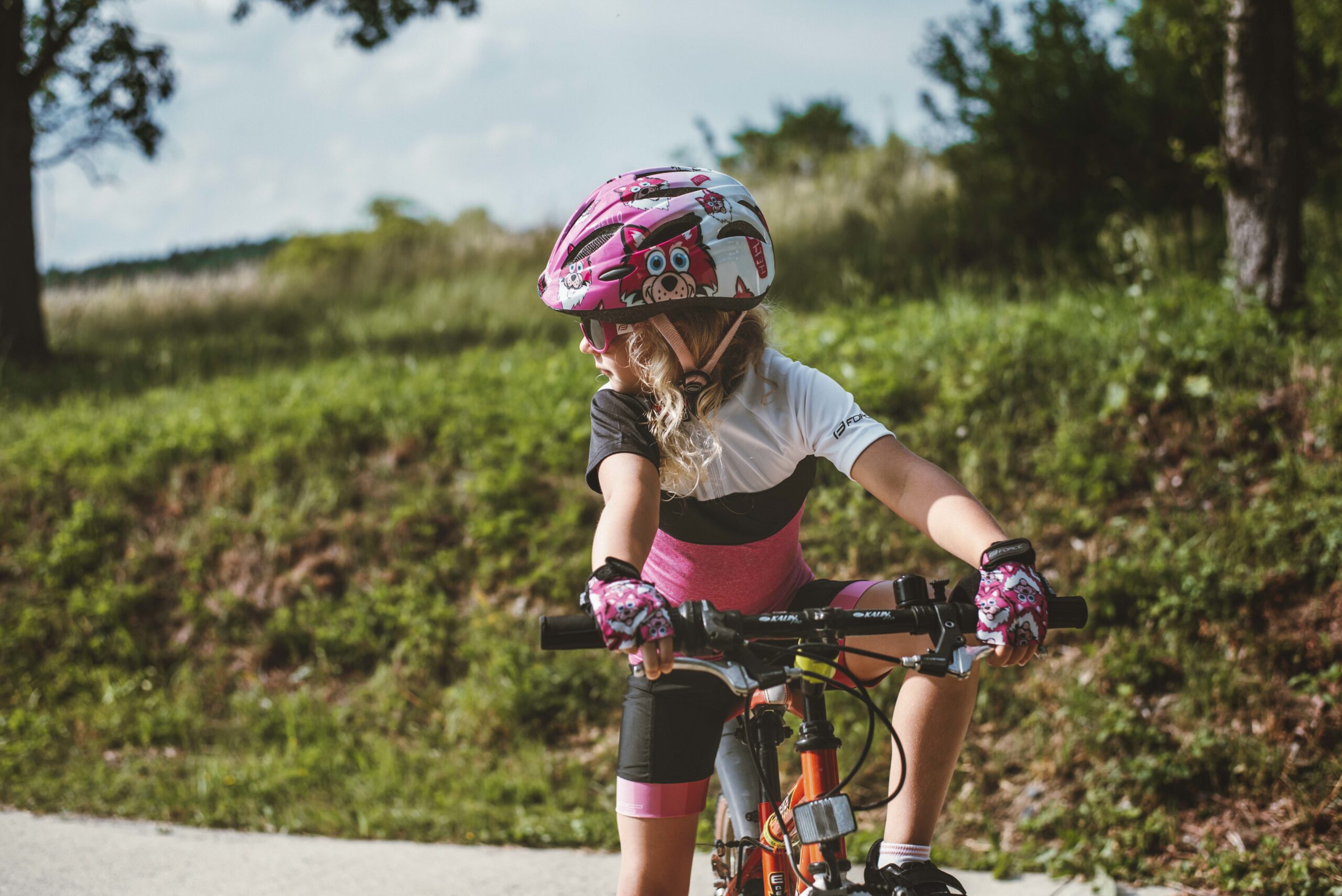 reflective logomaterial: 82% polyester