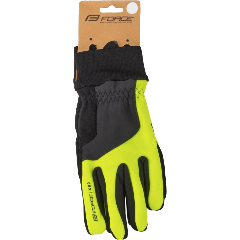 unisex <br>also suitable for other sports<br>palm with anti-slip treatment<br>outside of thumb made of fine terry cloth for wiping the nose<br>wide elastic wrist band<br>touchscreen option<br>reflective panel<br>designed for temperatures between 0 °C and +5 °C<br>material: 70% nylon