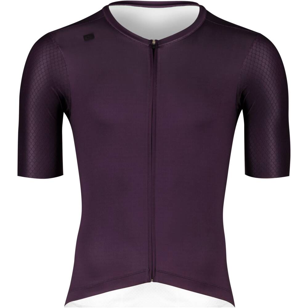 <p>This top-tier jersey is designed for riders who want to perform at their best even on the hottest days. It offers a modern