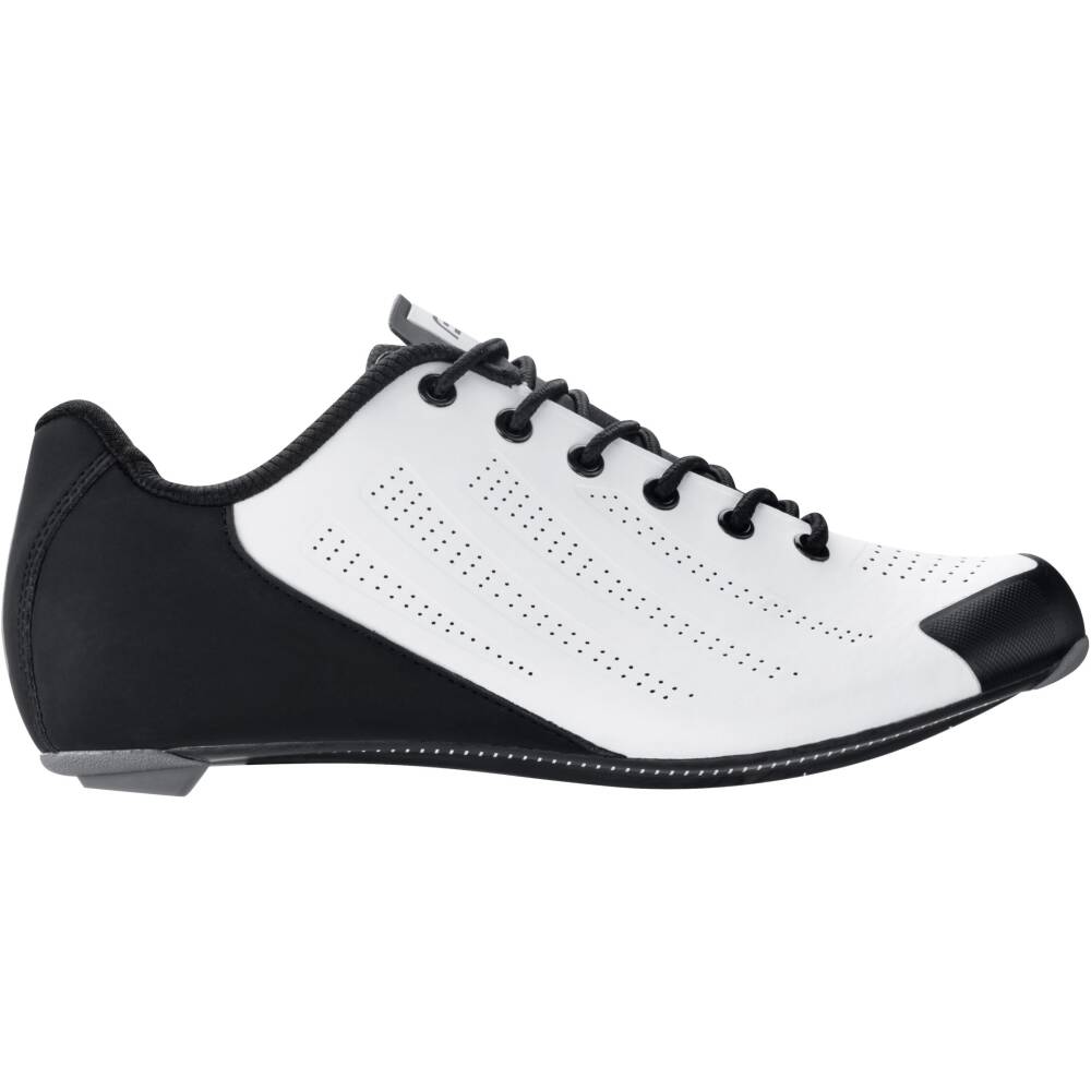 upper part material: synthetic leather<br>outsole: carbon fiber<br>stiffness index: 10<br>weight: 255g (1/2 in size 42)<br>fastening with laces<br>reinforced heel and toe part<br>toe part of shoe with rubber - protection for scuff<br>air holes for breathability<br>anatomical shoes insole IN EXTRA QUALITY FORCE SHOCK<br>antislip inner part<br>LOOK
