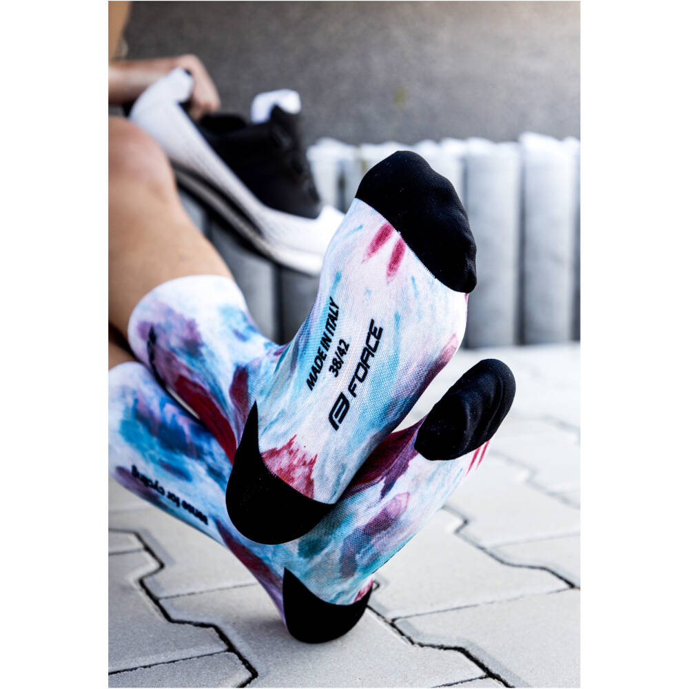 10% elastane) that ensures comfort and effective moisture wicking during cycling and other sports. Premium Italian manufacturing guarantees top quality and long-lasting durability.<br><br><br>higher cycling socks FORCE suitable for other sports<br>size S-M corresponds to EUR 38 - 42 / UK 6 - 8<br>size L-XL corresponds to EUR EUR 43 - 47 / UK 9 - 12<br>highly breathable material<br>unstretched height is 21 cm<br>heel height 23 cm<br>material: 90% Polyestere