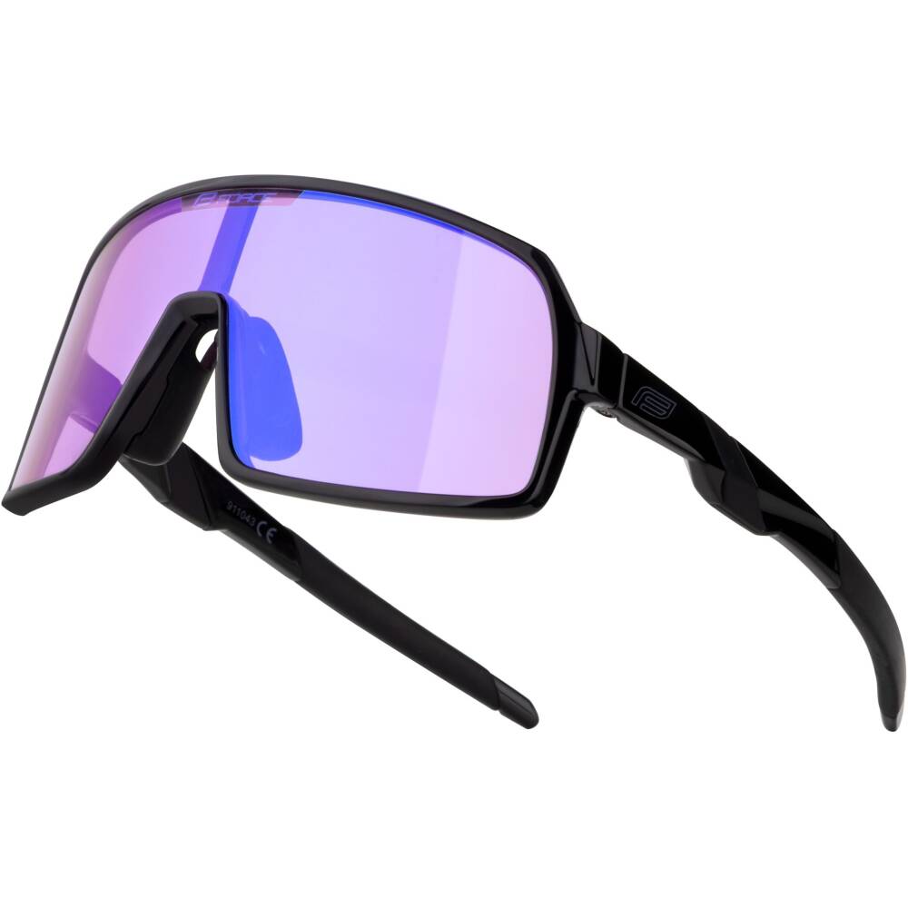 Lightweight and durable <strong>children's sports sunglasses</strong> with a flexible Grilamid (TR90) frame are designed for active movement and maximum comfort. The polycarbonate violet lens with UV 400 protection ensure optimal light conditions and protect children's eyes. The contrast-enhancing lens improve visibility in low-light conditions