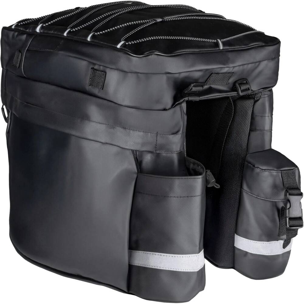 The triple bag is also ideal for multi-day cycling trips. It is equipped with three spacious pockets